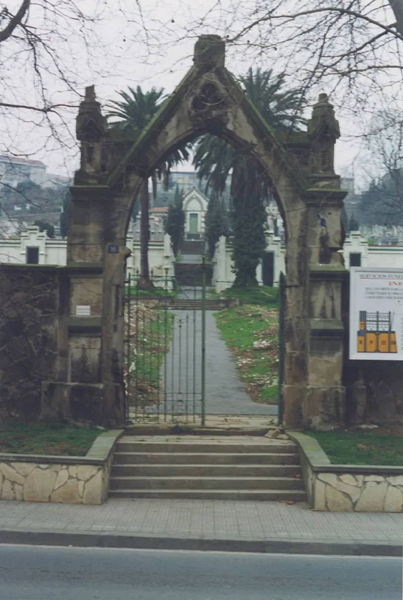 Avda Enekuri cementerio, Txema Juanesen Argazkia