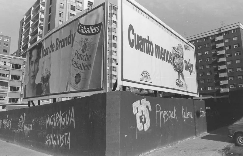 pintores Arrue, carteles, Txema Juanesen Argazkia